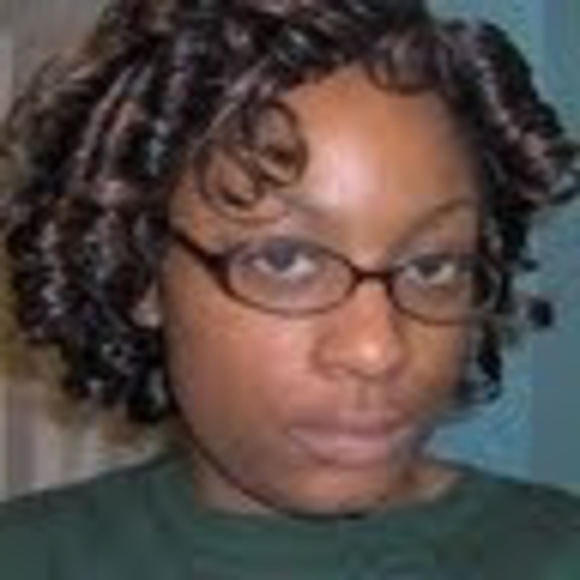 Meet your Posher, Robyn - Picture 1 of 1